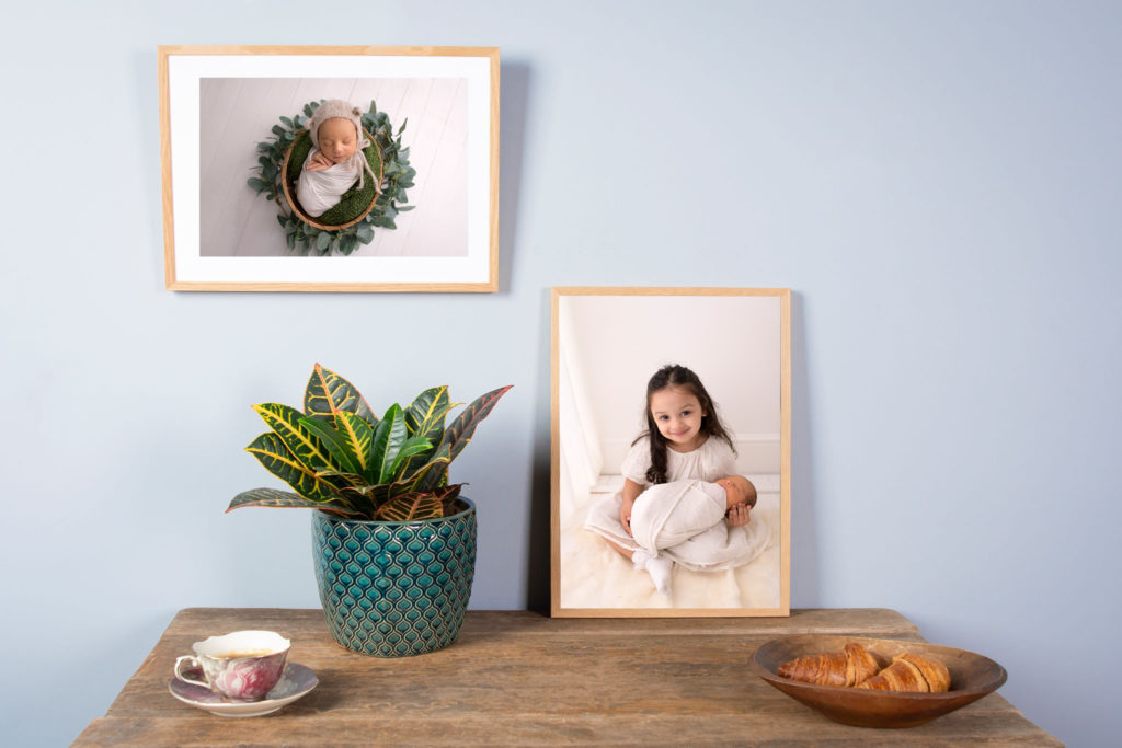 newborn photographer north east london, photo frames with siblings in them